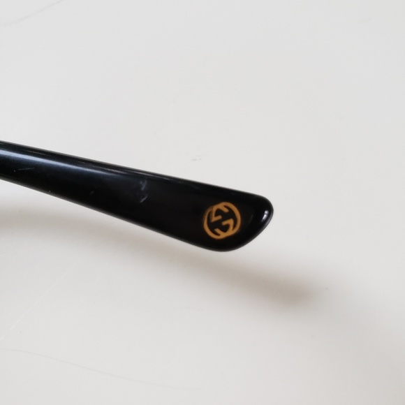 Gucci black sunglasses + case + cleaning cloth main image 5
